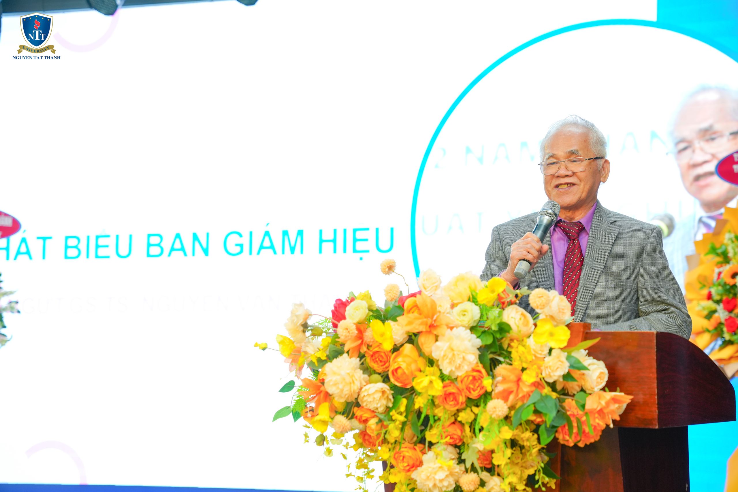 GS.TS. NGƯT Nguyễn Văn Thanh – Trưởng khoa Kỹ thuật xét nghiệm y học tự hào về chặng đường phát triển mà khoa đã đạt được